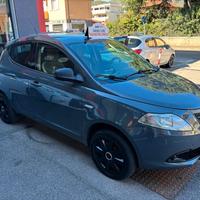 Lancia Ypsilon 0.9 TwinAir 85 CV 5 porte Metano Ec