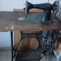 Macchina da cucire Singer vintage a pedale