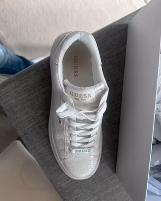 Sneakers guess