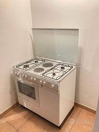 Cucina Ariston - 6 fornelli e 1 Forno