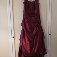 Vestito con strascico e stola