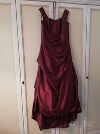 Vestito con strascico e stola