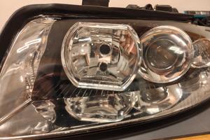 Faro anteriore sinistro Audi A4 b6
