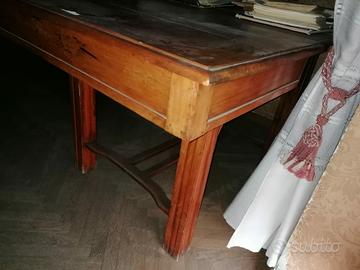 Mobili vari e completo per cucina.