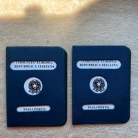 2 Porta passaporti blu nuovi