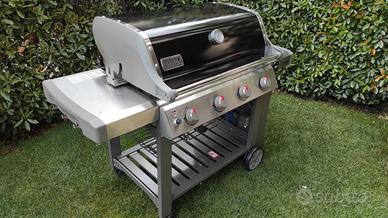Barbecue Weber Genesis 4 bruciatori girarrosto