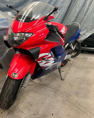 HONDA CBR 600 F PARI A NUOVO