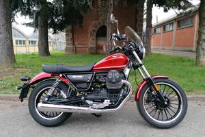 Moto Guzzi V9 Roamer - solo 1.300km