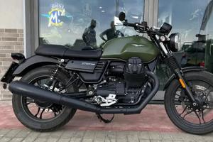 Moto Guzzi V7 stone
