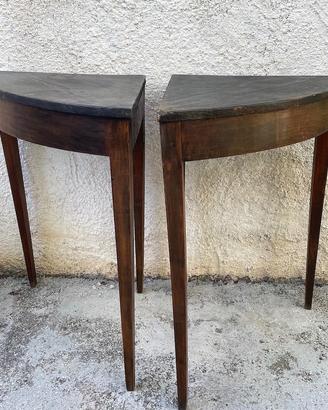 2 tavoli angolari e tanti mobili d'antiquariato