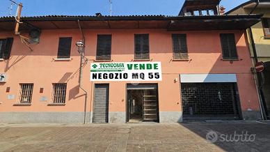 NEGOZIO A CORMANO