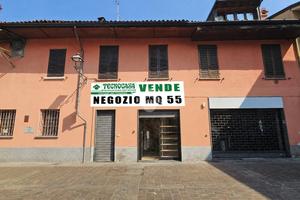 NEGOZIO A CORMANO
