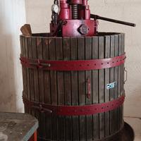 Torchio-forata per uva