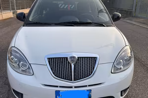 Lancia Y