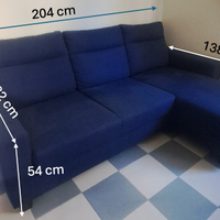 Divano blu con chaise longue