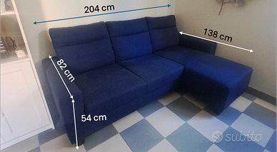 Divano blu con chaise longue