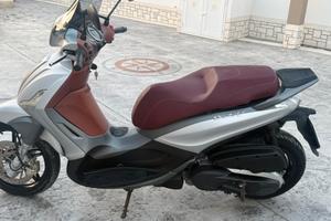 Piaggio Beverly 350