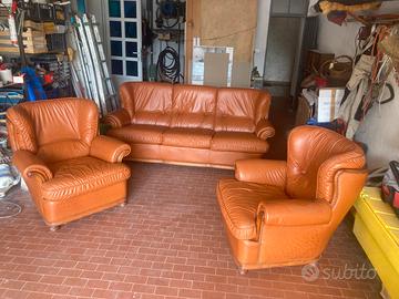Set divano 3 posti + 2 poltrone in pelle