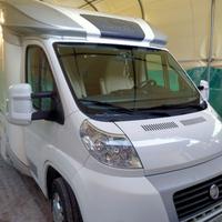 camper semi integrale con letto nautico