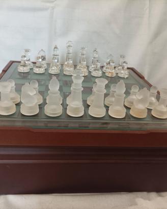 sei giochi in uno scatola legno