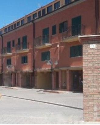 Villa a schiera con giardino in contesto esclusivo