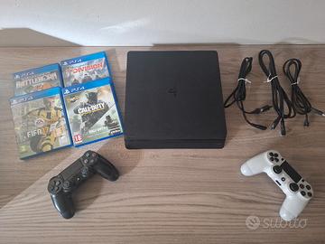 PS4 slim 500GB + 2 controller + 4 giochi