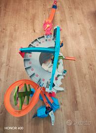 garage squalo hot wheels 