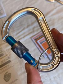 Moschettone arrampicata