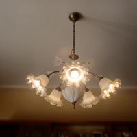Lampadario vintage ceramica, vetro e ottone