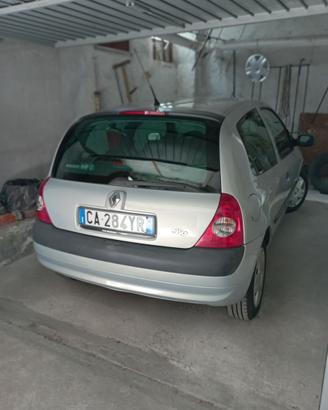 renault clio 1.2 neopatentati