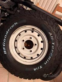 Cerchio e Pneumatico BF Goodrich nuovi LR Defender