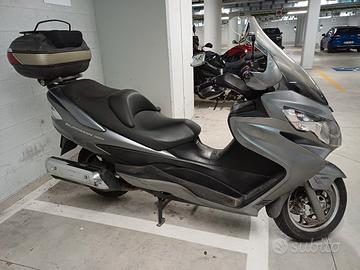 Suzuki Burgman 400 AN con ABS