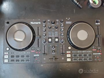 Numark Mixtrack Platinum FX