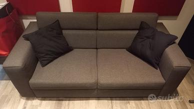 Divano 3 posti grigio + 2 cuscini