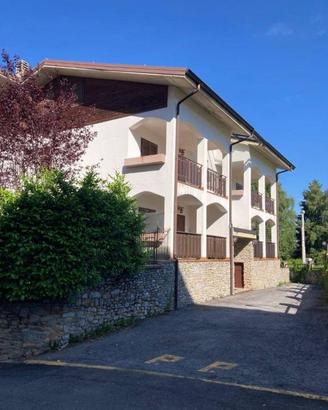 Appartamento di 120 m² con 5 locali a Roburent