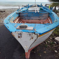 Gozzo in legno da pesca
