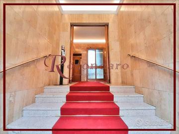 Immobile di 140 m² con 2 locali a Milano