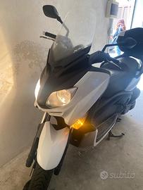 Yamaha XMax 250