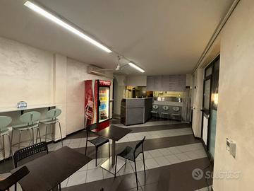 Pizzeria d'asporto di grandi dimensioni