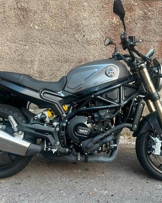 Benelli Leoncino 800
