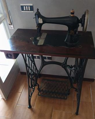 Macchina da cucire vintage