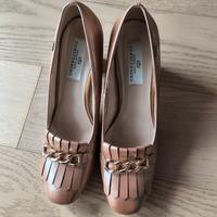scarpe di Egon Von Furstenberg 