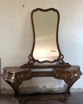 Petineuse stile Chippendale