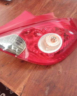 faro posteriore Opel corsa d con retromarcia 