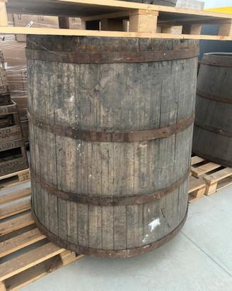 Tinozza in legno per vino