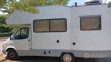 Camper Rimor 580 motorizzato 2500 aspirato 