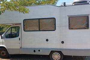 Camper Rimor 580 motorizzato 2500 aspirato 