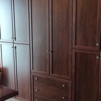 Armadio in legno massello 