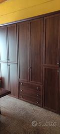 Armadio in legno massello 