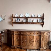 Credenza con piattiera